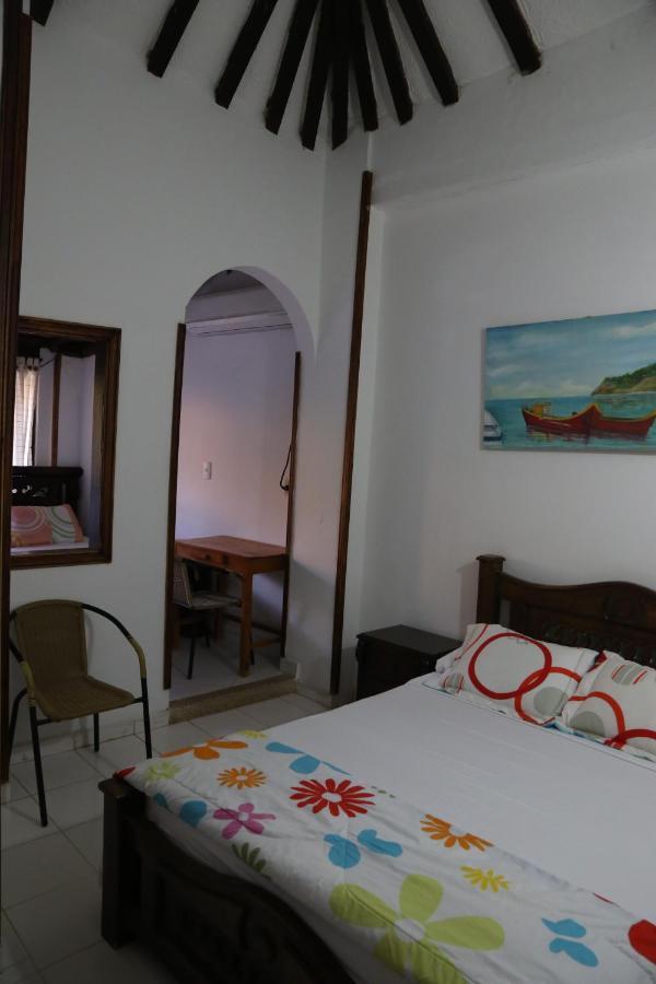 Hostal Pelikan Taganga Exterior photo